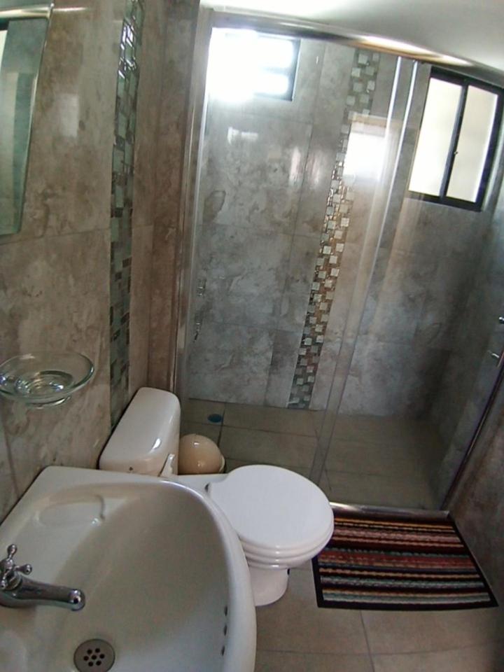 Hostal Atlantis Quito Ngoại thất bức ảnh